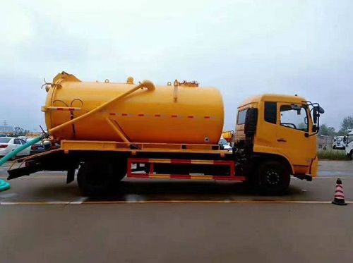 15方吸污車廠家直營(yíng) 您的專業(yè)清污解決方案